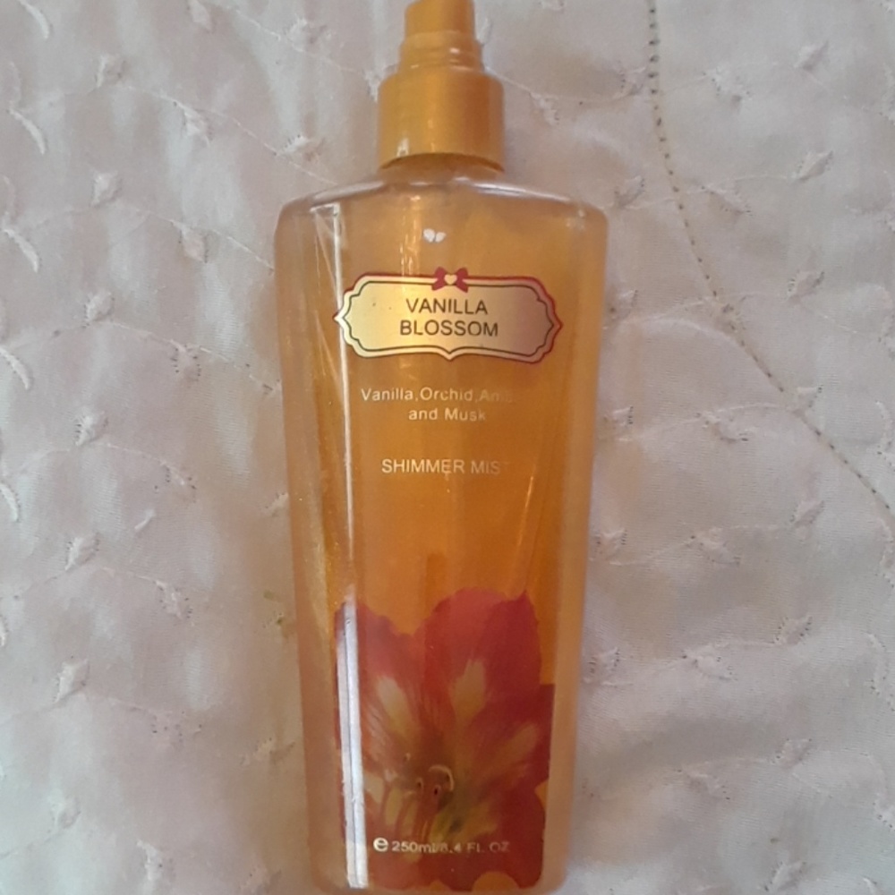 Barley used vanilla blossom shimmer mist!